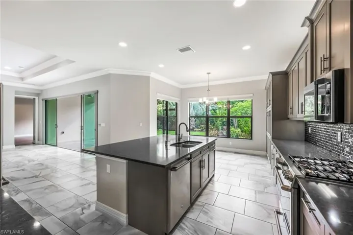 Alternate view of Quartz Counter Top Island.