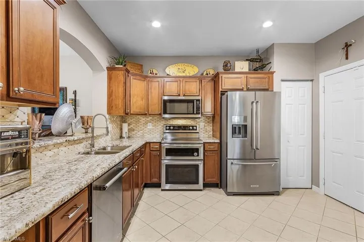 3331 Dandolo Cir, Cape Coral, Florida 33909