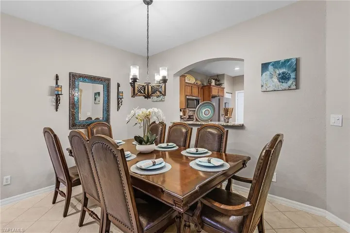 3331 Dandolo Cir, Cape Coral, Florida 33909