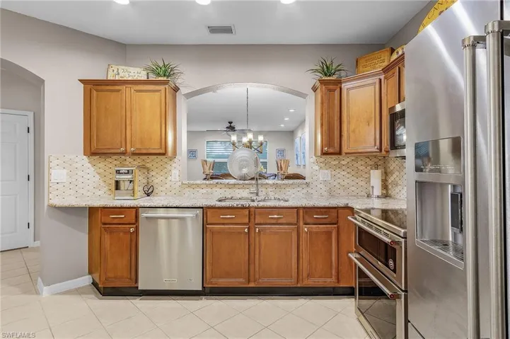 3331 Dandolo Cir, Cape Coral, Florida 33909