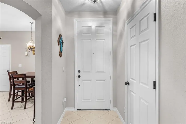 3331 Dandolo Cir, Cape Coral, Florida 33909