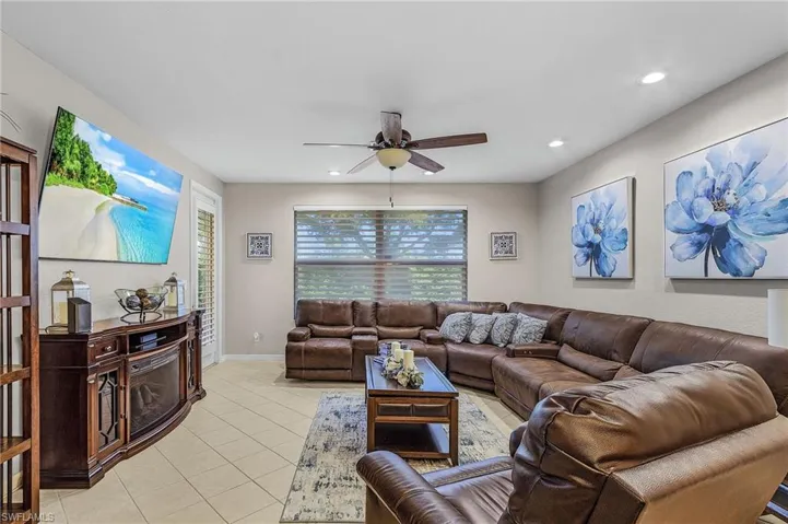 3331 Dandolo Cir, Cape Coral, Florida 33909
