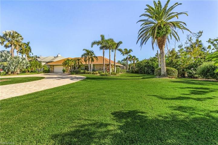 HUGE front yard