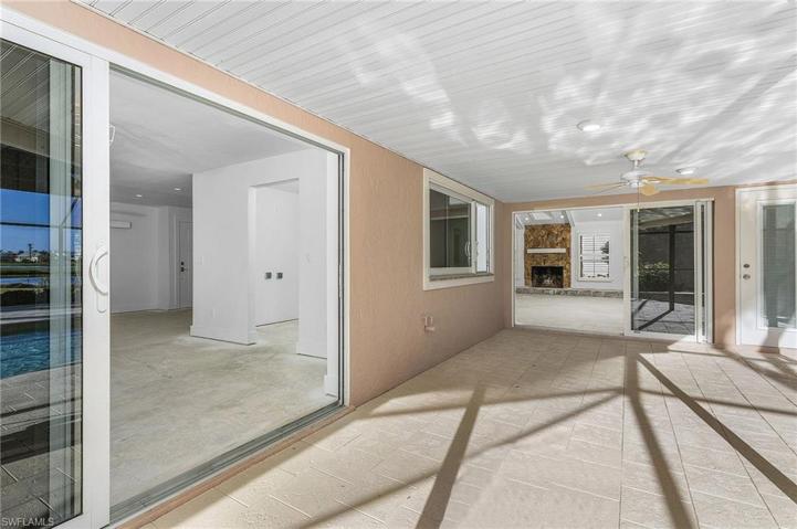 Covered patio / pocket sliding doors