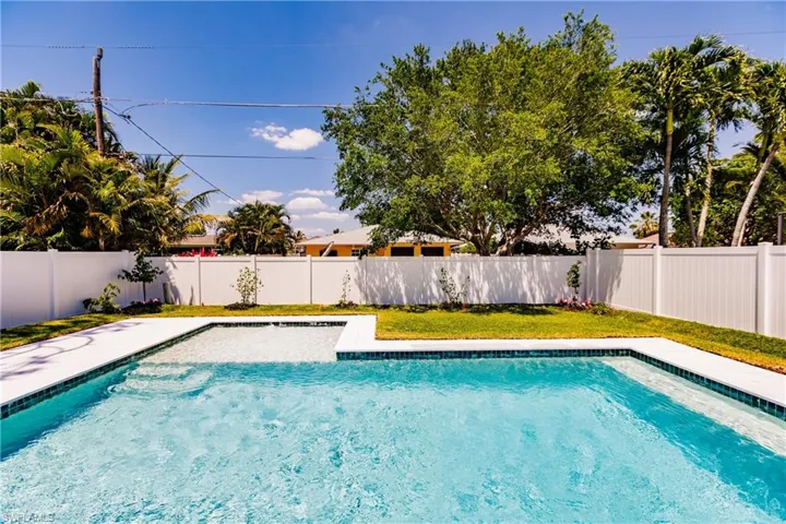 739 98th Ave N, Naples Fl 34108
