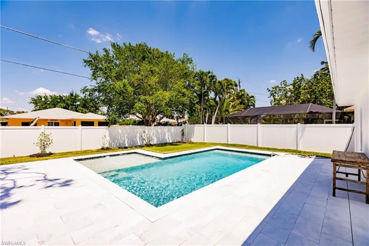 739 98th Ave N, Naples Fl 34108