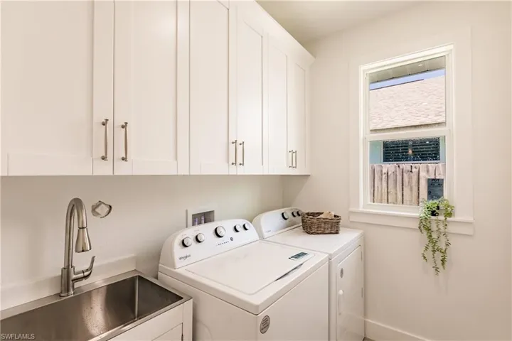 739 98th Ave N, Naples Fl 34108
