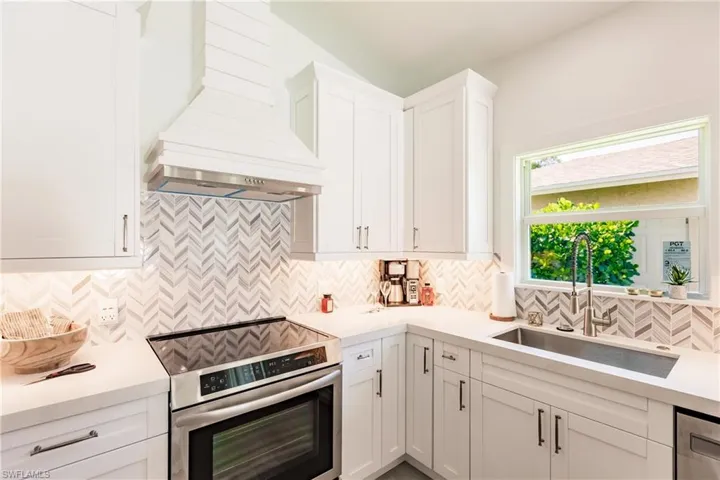 739 98th Ave N, Naples Fl 34108
