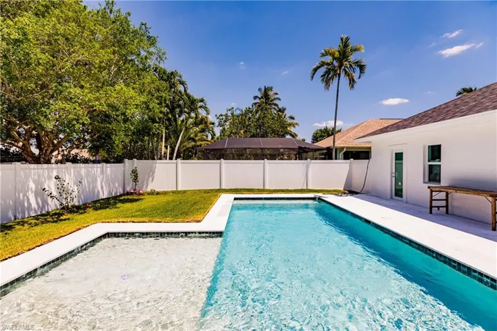 739 98th Ave N, Naples Fl 34108