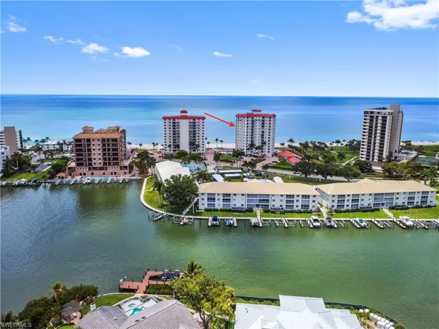 Breathtaking panoramic views of the Gulf and Bay.