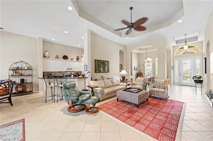8215  Potomac  LN, Naples, FL 34104