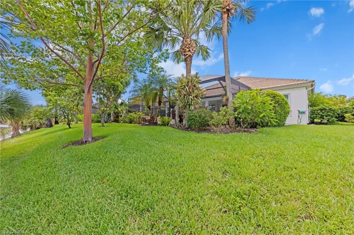 8215  Potomac  LN, Naples, FL 34104