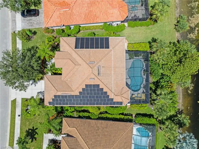 8215  Potomac  LN, Naples, FL 34104