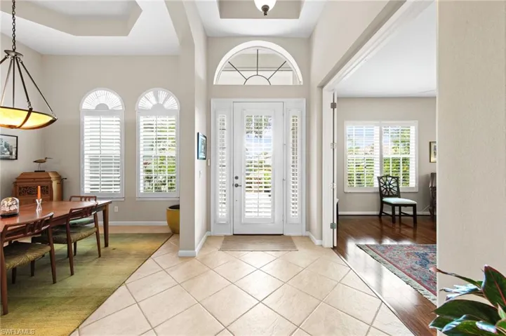 8215  Potomac  LN, Naples, FL 34104