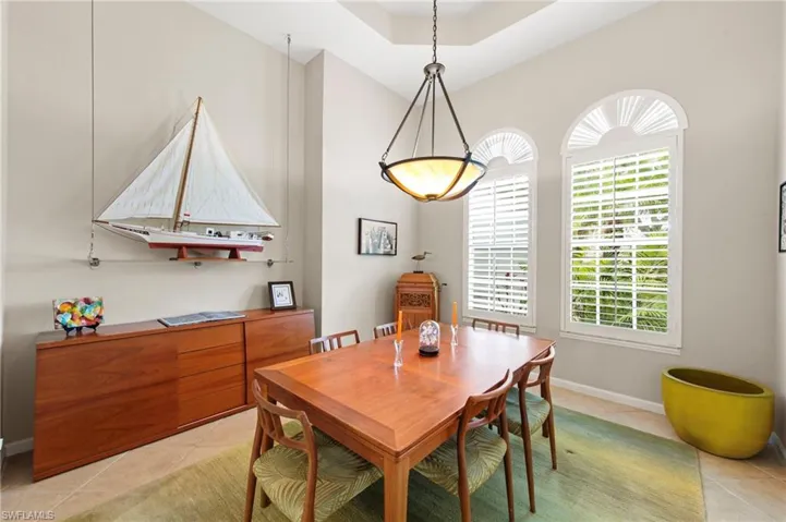8215  Potomac  LN, Naples, FL 34104