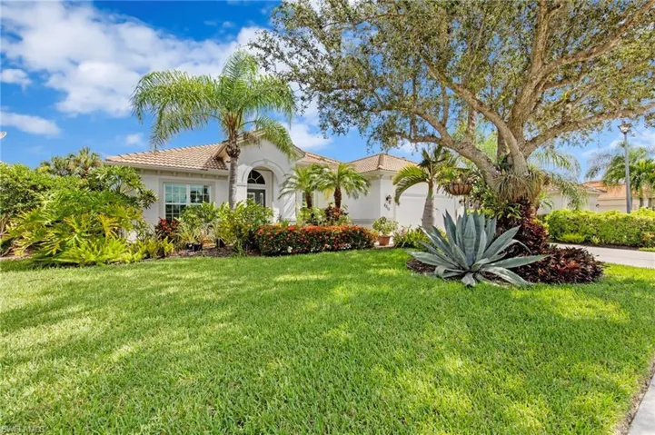 8215  Potomac  LN, Naples, FL 34104