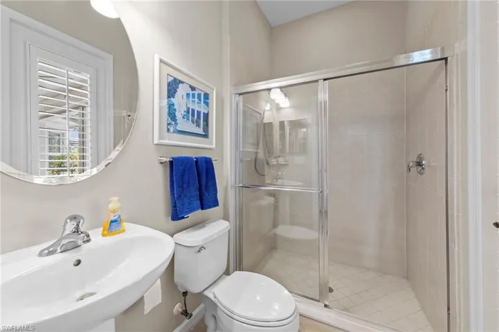 8215  Potomac  LN, Naples, FL 34104