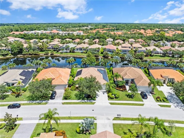 8215  Potomac  LN, Naples, FL 34104