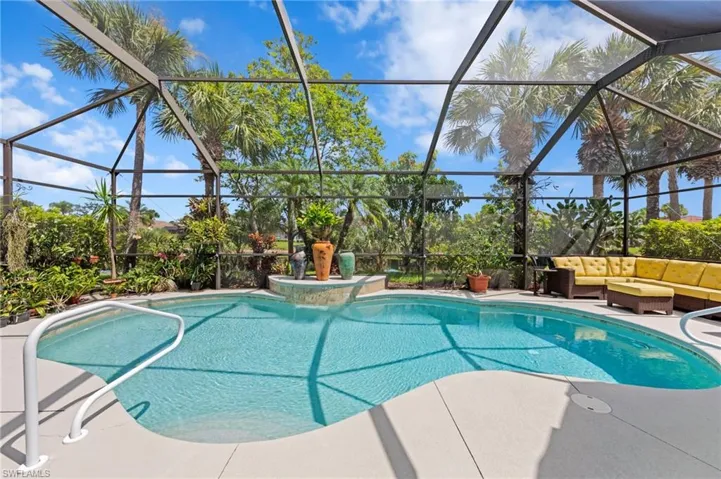 8215  Potomac  LN, Naples, FL 34104