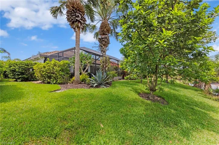 8215  Potomac  LN, Naples, FL 34104