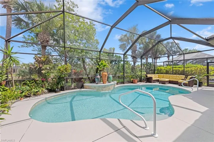 8215  Potomac  LN, Naples, FL 34104