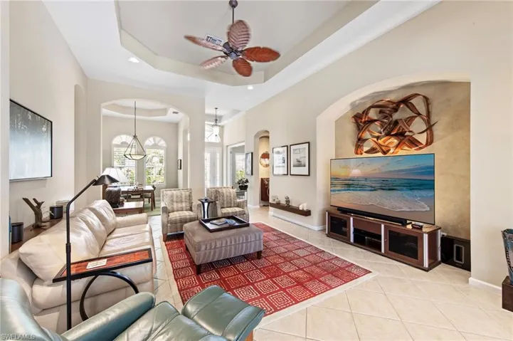 8215  Potomac  LN, Naples, FL 34104