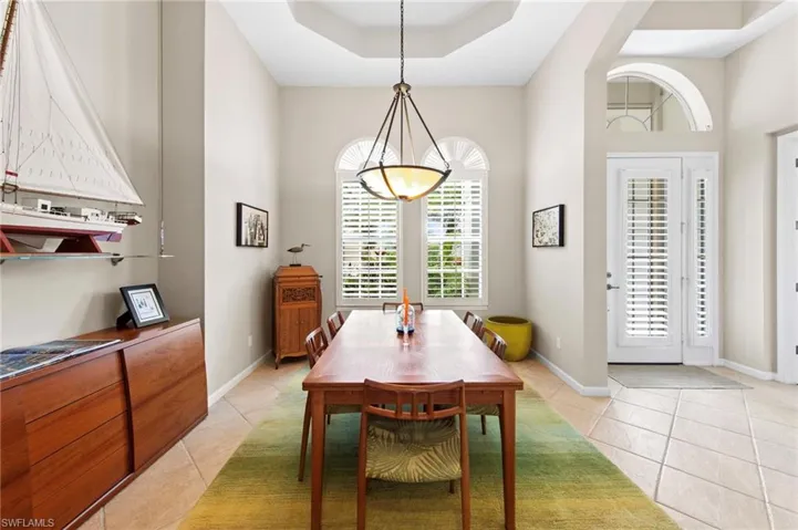 8215  Potomac  LN, Naples, FL 34104
