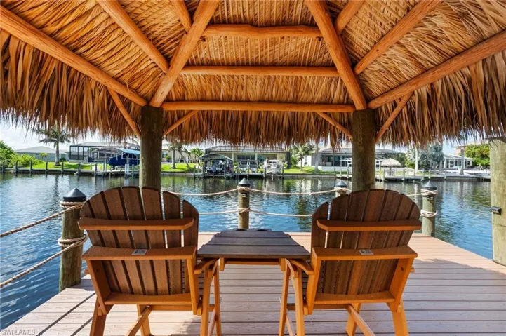 12'x12' Tiki Hut to Relax after a day on the water
