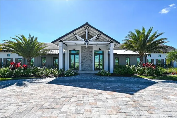 4637  Centaurus  CIR, Naples, FL 34120