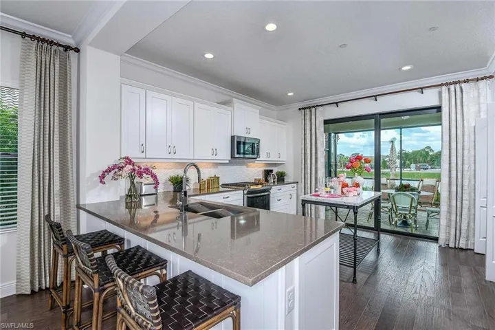 4637  Centaurus  CIR, Naples, FL 34120