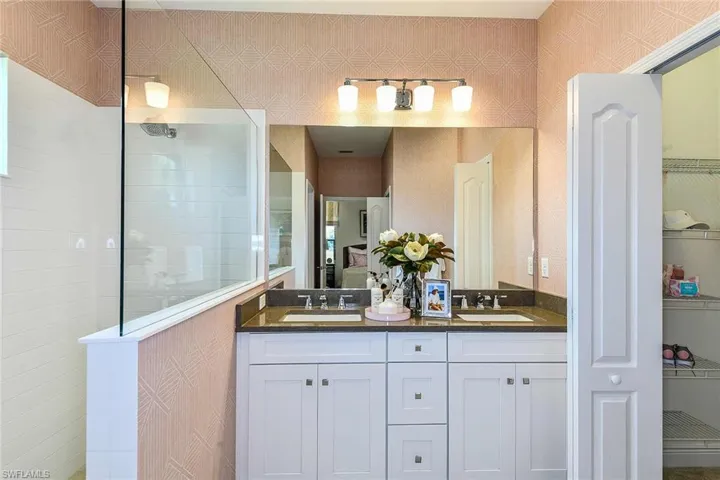 4637  Centaurus  CIR, Naples, FL 34120