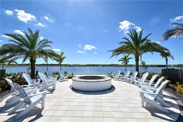 4637  Centaurus  CIR, Naples, FL 34120