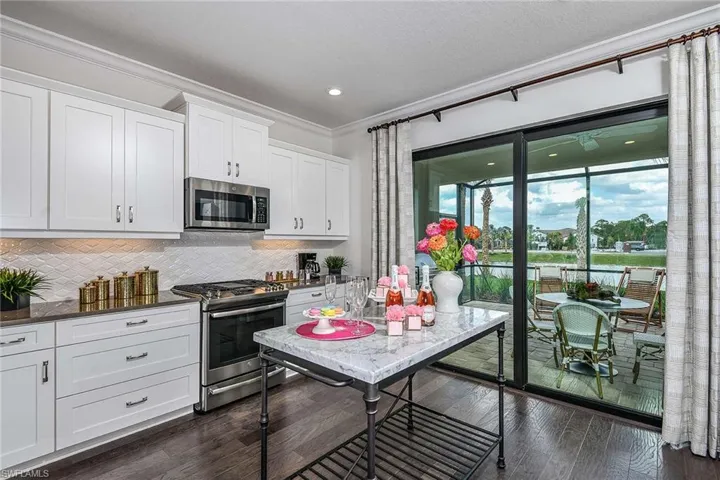 4637  Centaurus  CIR, Naples, FL 34120
