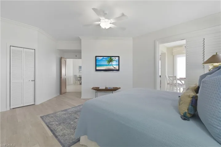 7040  Pelican Bay  BLVD, Naples, FL 34108
