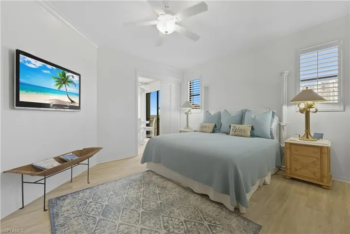7040  Pelican Bay  BLVD, Naples, FL 34108