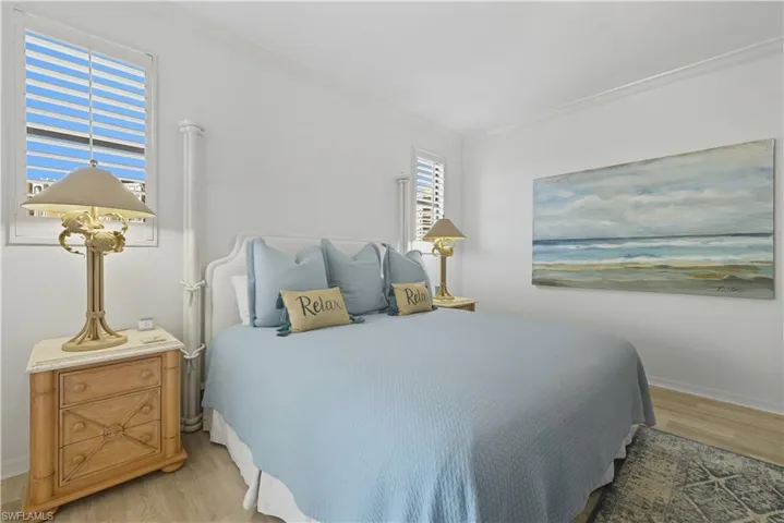 7040  Pelican Bay  BLVD, Naples, FL 34108
