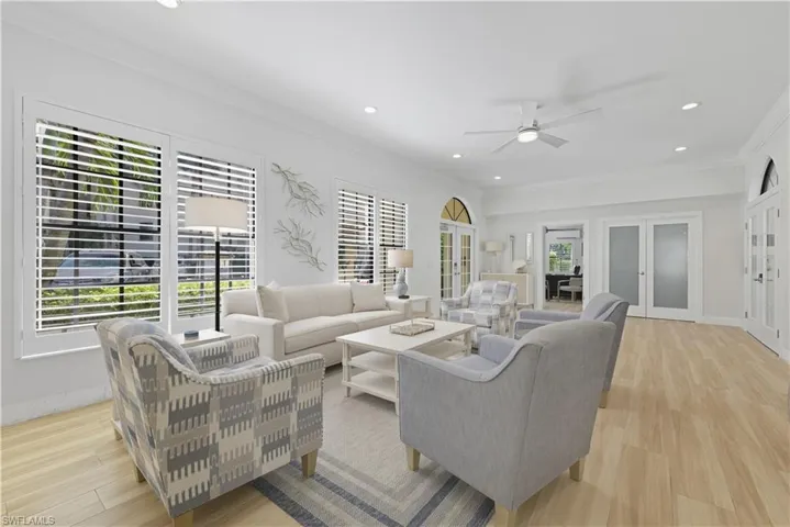 7040  Pelican Bay  BLVD, Naples, FL 34108