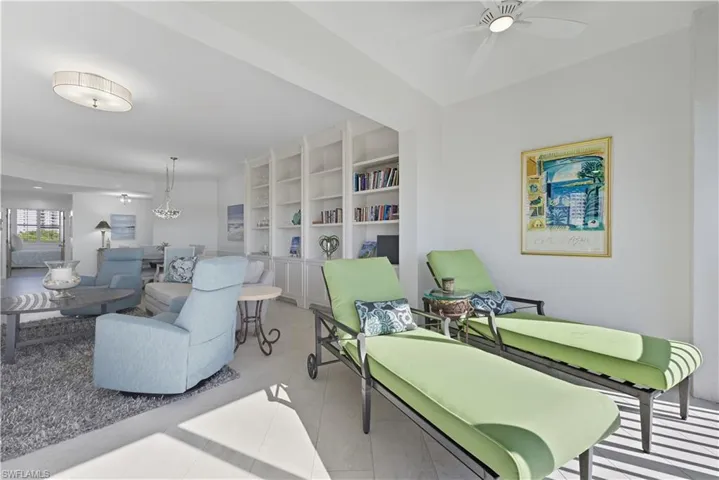 7040  Pelican Bay  BLVD, Naples, FL 34108