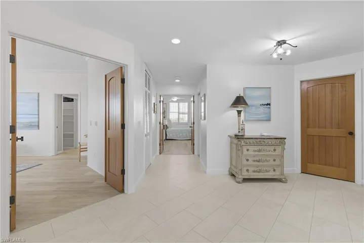 7040  Pelican Bay  BLVD, Naples, FL 34108