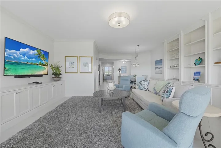 7040  Pelican Bay  BLVD, Naples, FL 34108