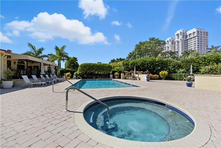 7040  Pelican Bay  BLVD, Naples, FL 34108