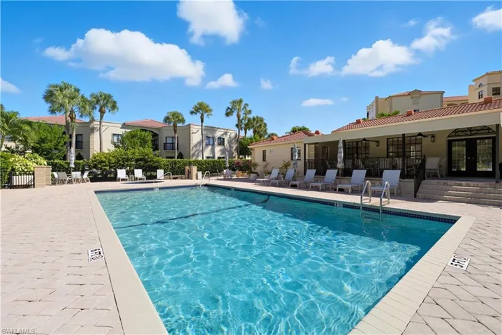 7040  Pelican Bay  BLVD, Naples, FL 34108