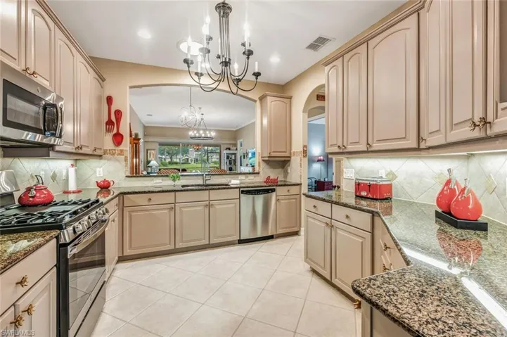 1709  Tarpon Bay S DR, Naples, FL 34119