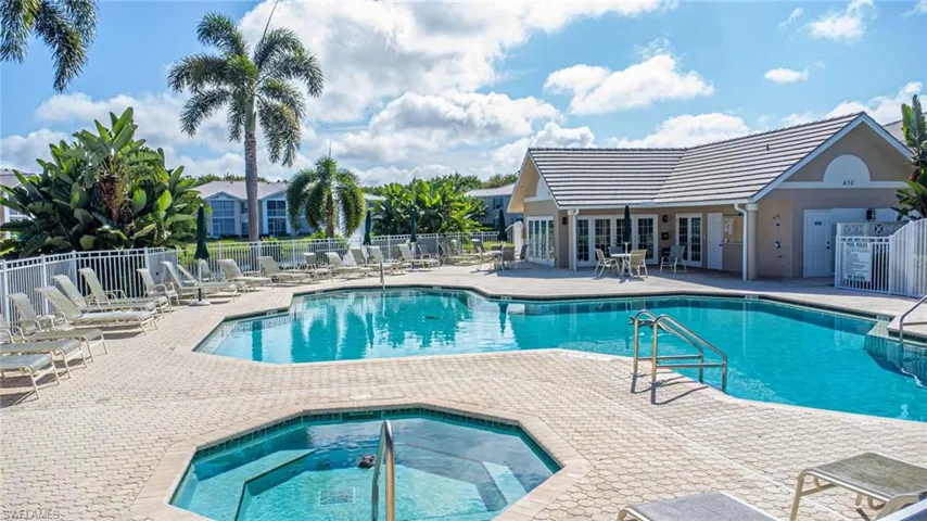 823  Tanbark  DR, Naples, FL 34108