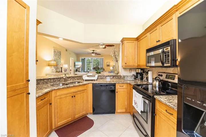 823  Tanbark  DR, Naples, FL 34108