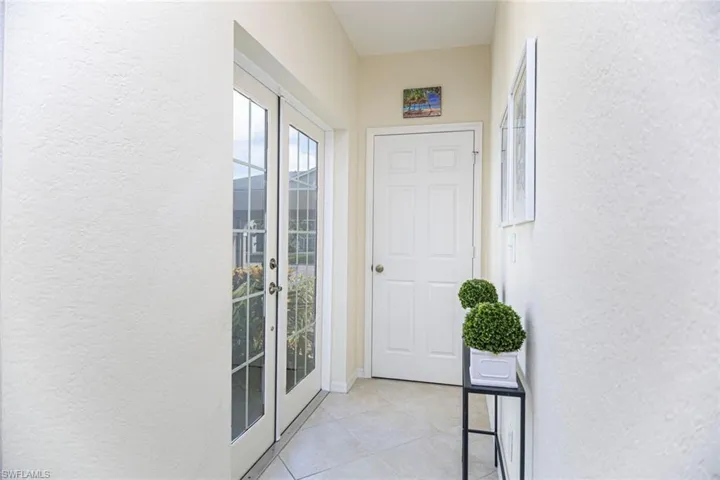823  Tanbark  DR, Naples, FL 34108