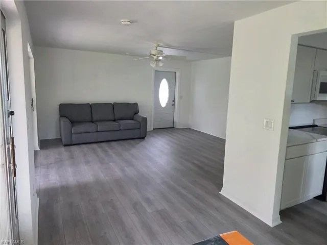 1 Knights Bridge Rd A1, Naples, Florida 34112