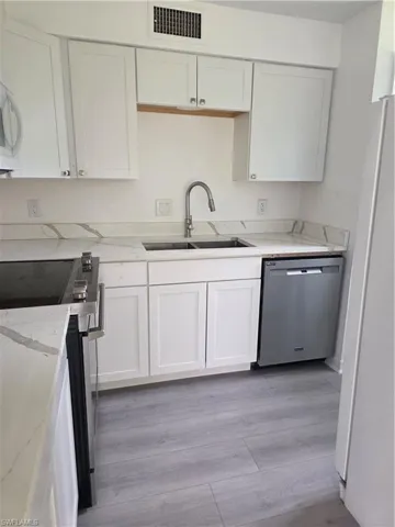 1 Knights Bridge Rd A1, Naples, Florida 34112