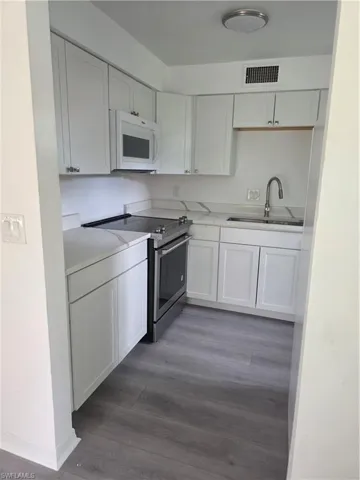 1 Knights Bridge Rd A1, Naples, Florida 34112