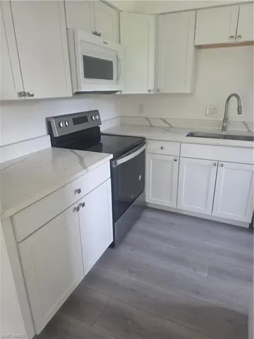 1 Knights Bridge Rd A1, Naples, Florida 34112